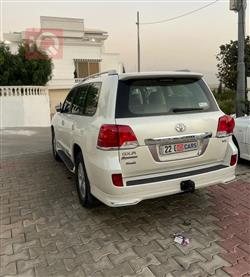 تۆیۆتا لاند کروزەر